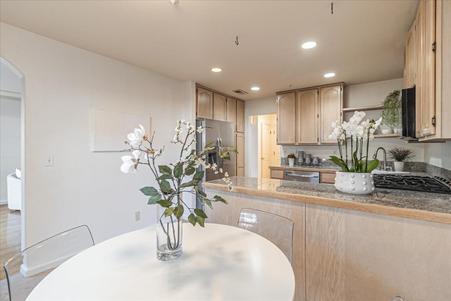 Detail Gallery Image 15 of 31 For 1575 Oxford St, Redwood City,  CA 94061 - 3 Beds | 2/1 Baths