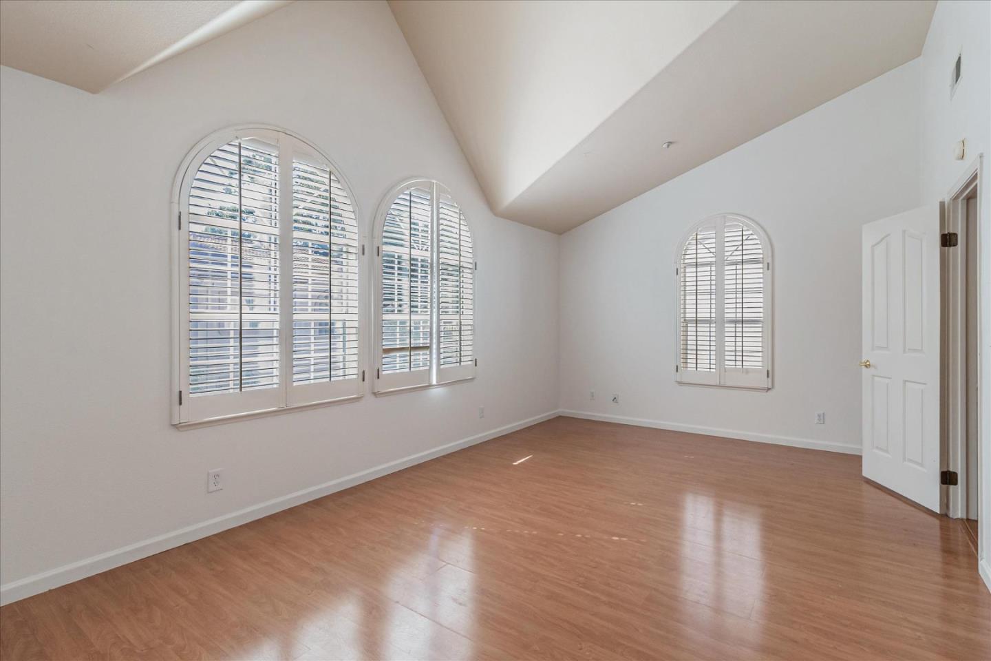 Detail Gallery Image 17 of 31 For 1575 Oxford St, Redwood City,  CA 94061 - 3 Beds | 2/1 Baths