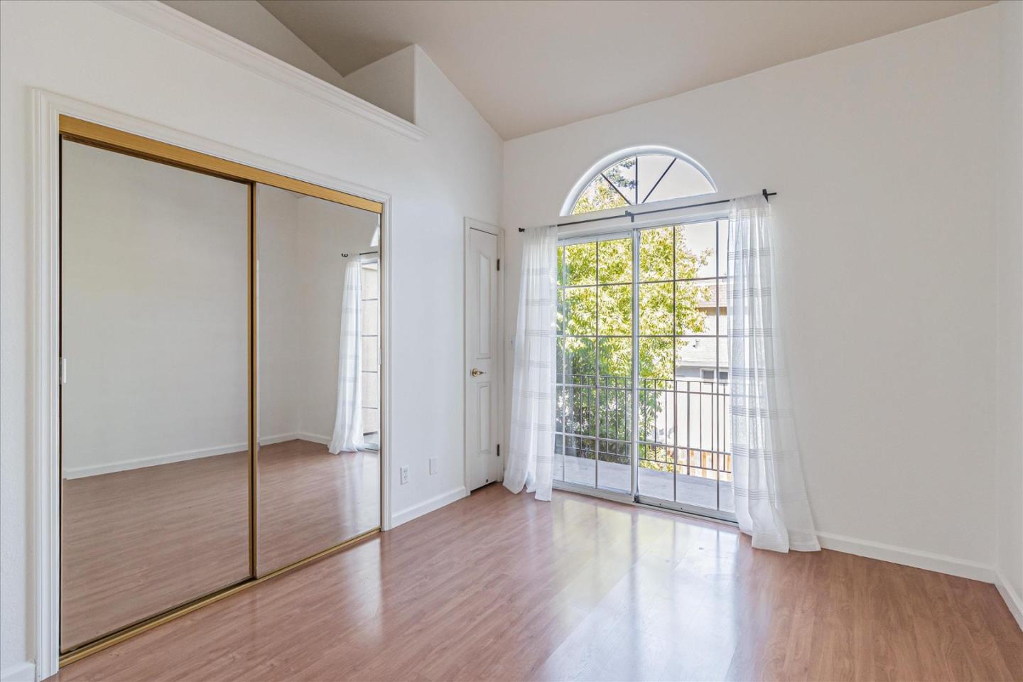 Detail Gallery Image 18 of 31 For 1575 Oxford St, Redwood City,  CA 94061 - 3 Beds | 2/1 Baths