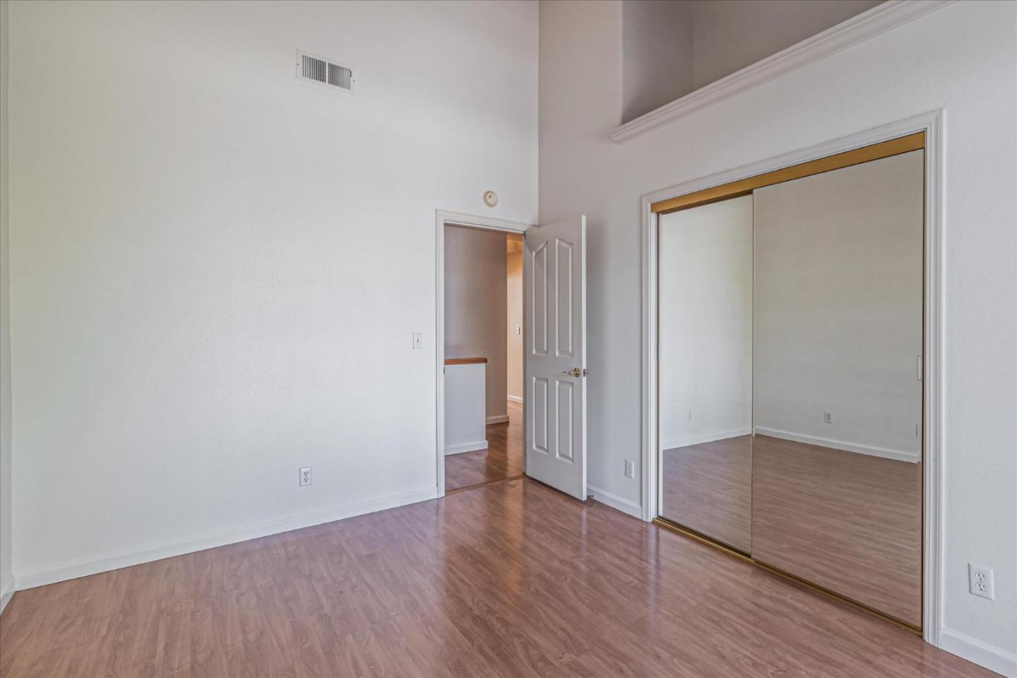 Detail Gallery Image 19 of 31 For 1575 Oxford St, Redwood City,  CA 94061 - 3 Beds | 2/1 Baths