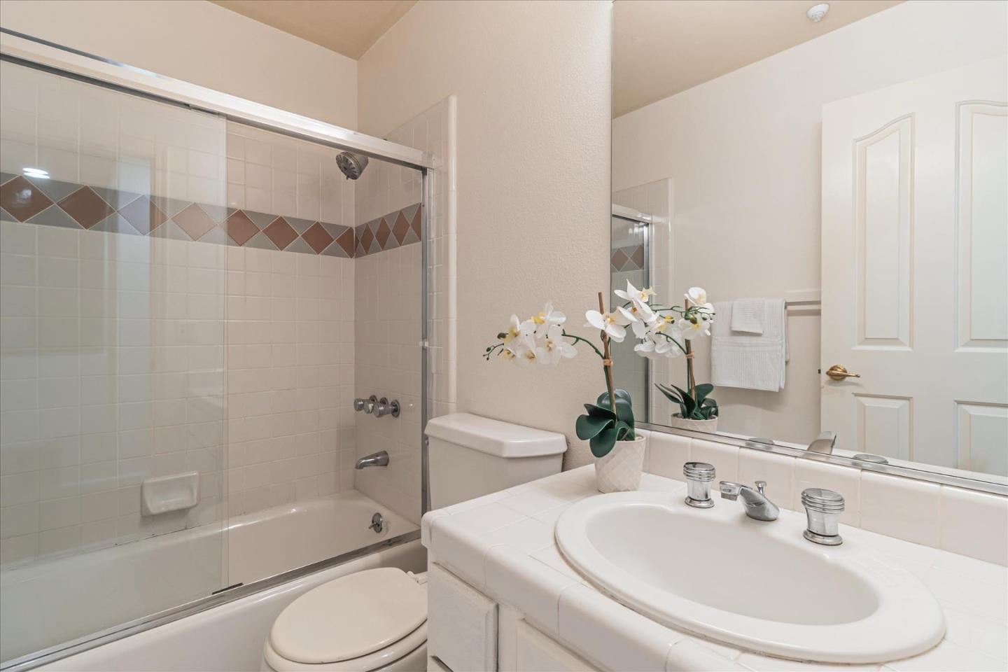 Detail Gallery Image 26 of 31 For 1575 Oxford St, Redwood City,  CA 94061 - 3 Beds | 2/1 Baths