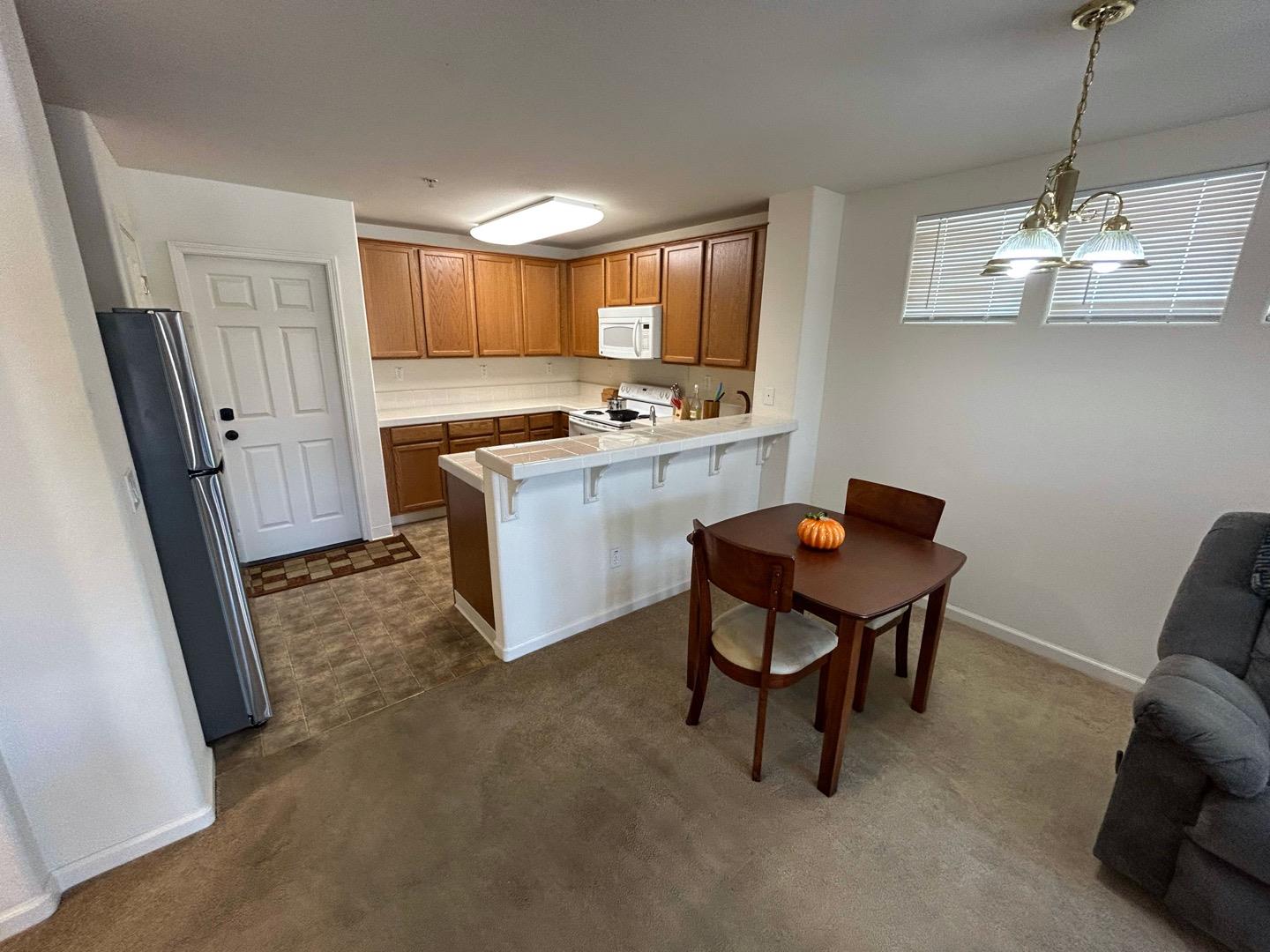 Detail Gallery Image 9 of 34 For 19602 Rogge Village Dr, Salinas,  CA 93906 - 3 Beds | 1 Baths