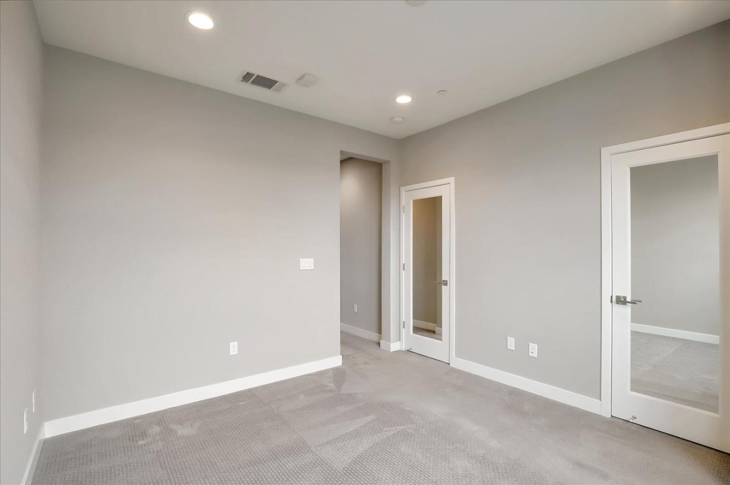 Detail Gallery Image 32 of 53 For 1513 Wood St, Oakland,  CA 94607 - 2 Beds | 2/1 Baths