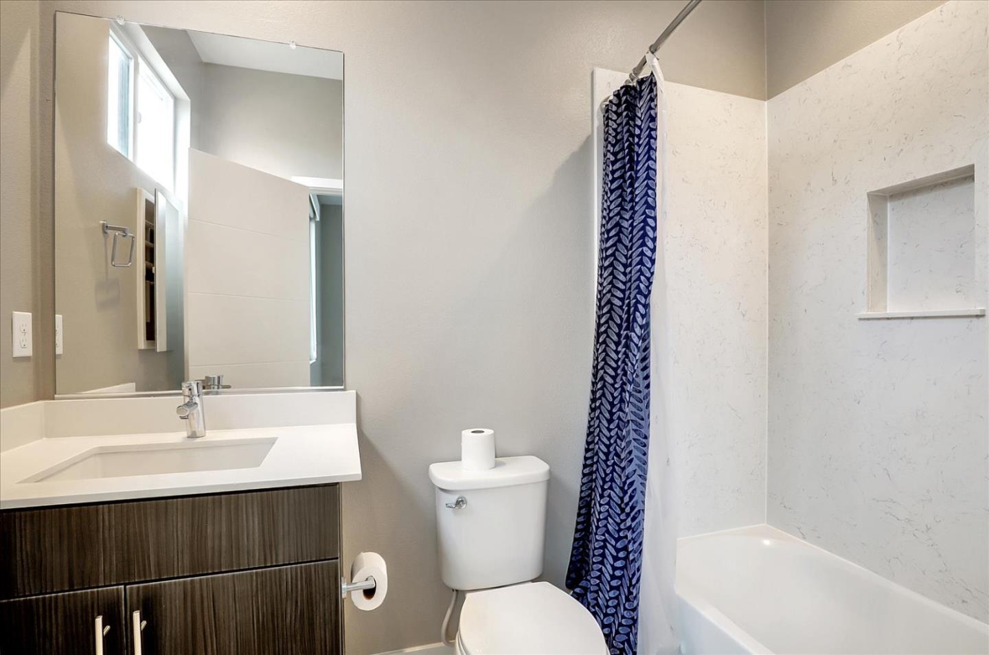 Detail Gallery Image 37 of 53 For 1513 Wood St, Oakland,  CA 94607 - 2 Beds | 2/1 Baths