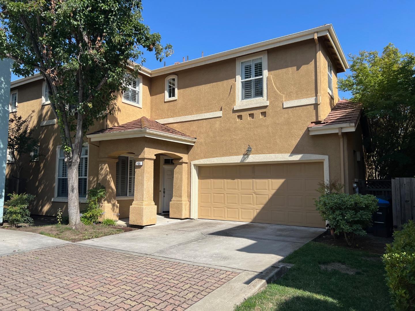 Detail Gallery Image 1 of 1 For 456 Whisman Park Dr, Mountain View,  CA 94043 - 4 Beds | 2/1 Baths