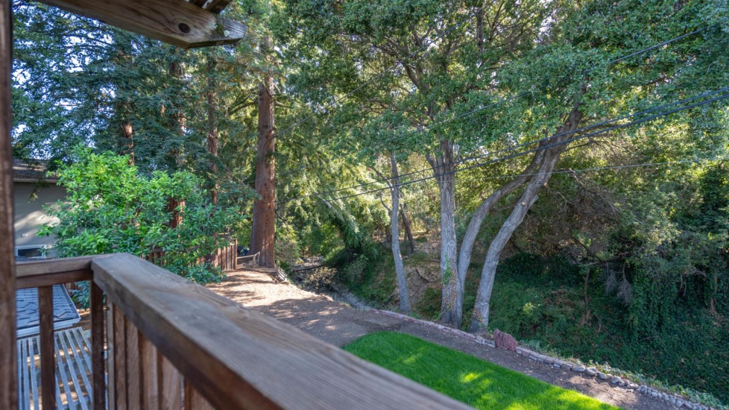 Detail Gallery Image 29 of 38 For 1487 Barton Dr, Sunnyvale,  CA 94087 - 4 Beds | 2/1 Baths