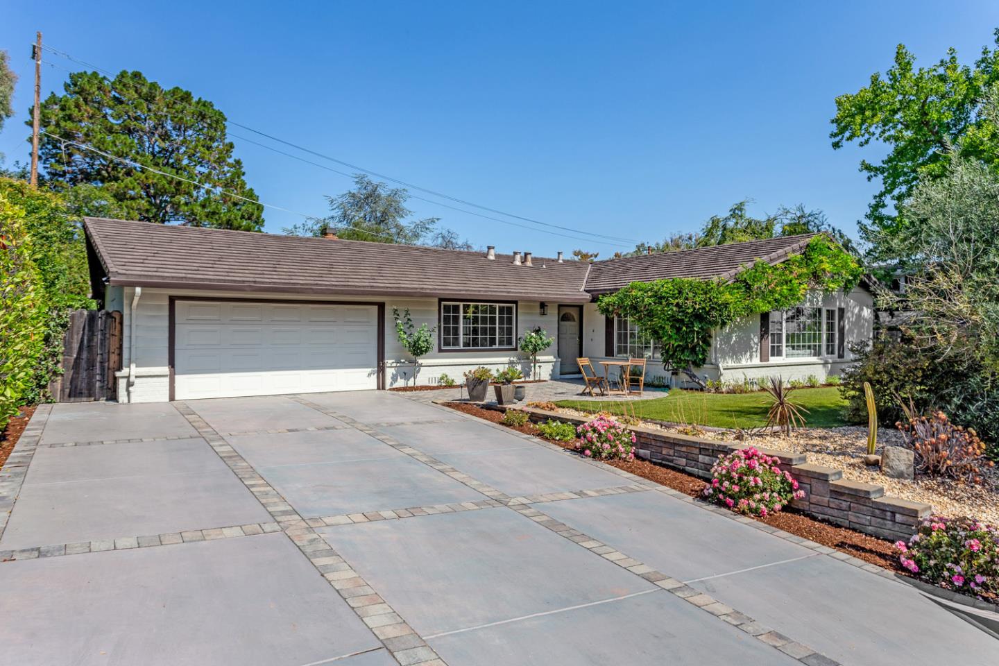 Detail Gallery Image 1 of 1 For 1465 Redwood Dr, Los Altos,  CA 94024 - 4 Beds | 2 Baths