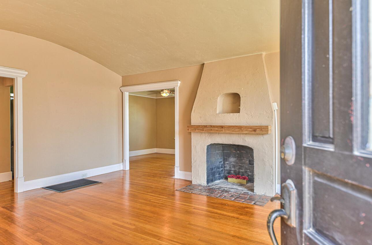 Detail Gallery Image 6 of 33 For 34 Harvest St, Salinas,  CA 93901 - 2 Beds | 1 Baths