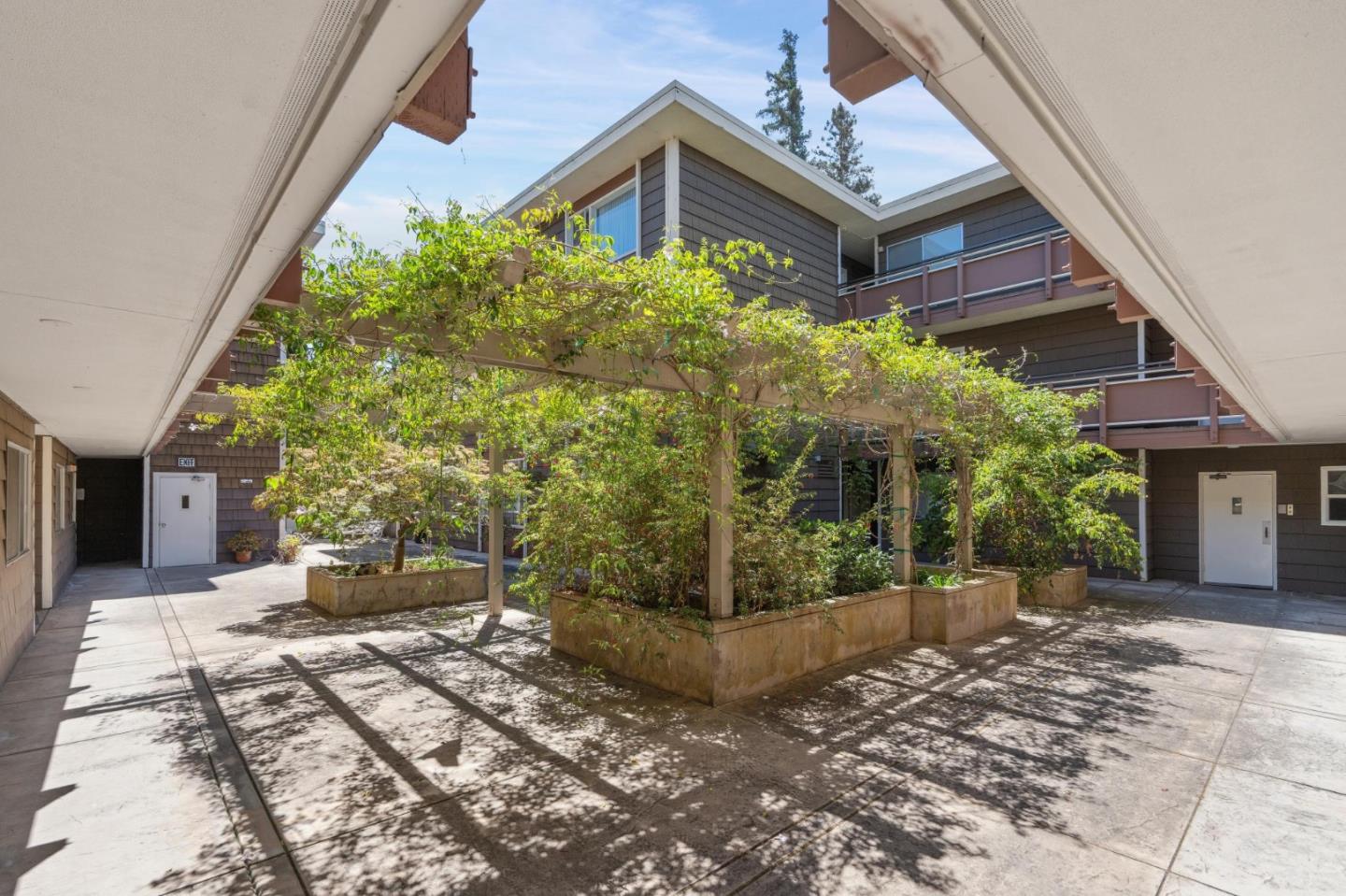 Detail Gallery Image 24 of 29 For 2601 College Ave #212,  Berkeley,  CA 94704 - 2 Beds | 2 Baths