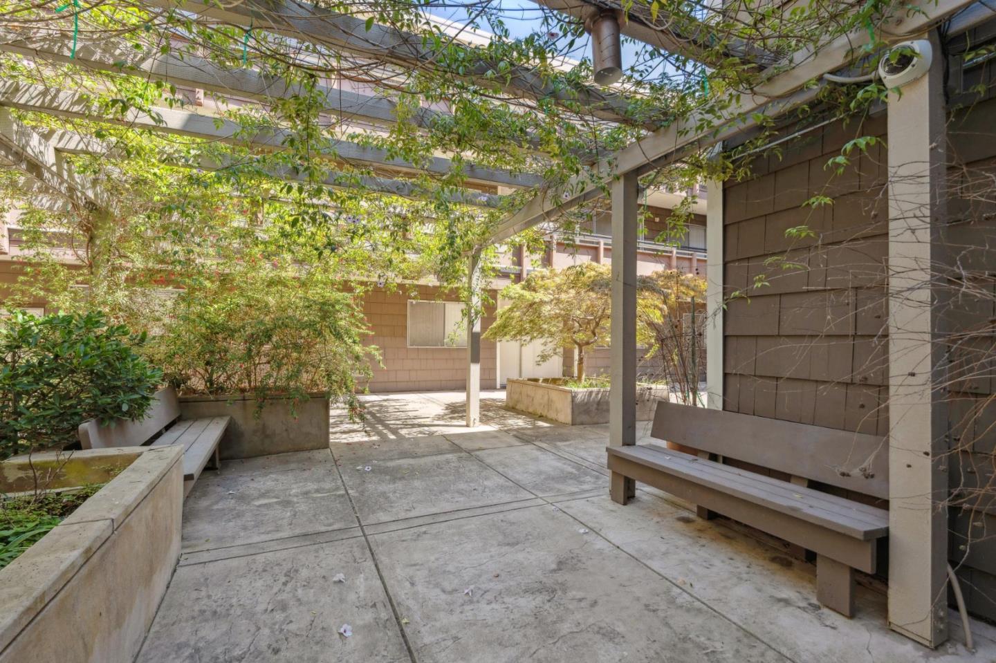 Detail Gallery Image 25 of 29 For 2601 College Ave #212,  Berkeley,  CA 94704 - 2 Beds | 2 Baths