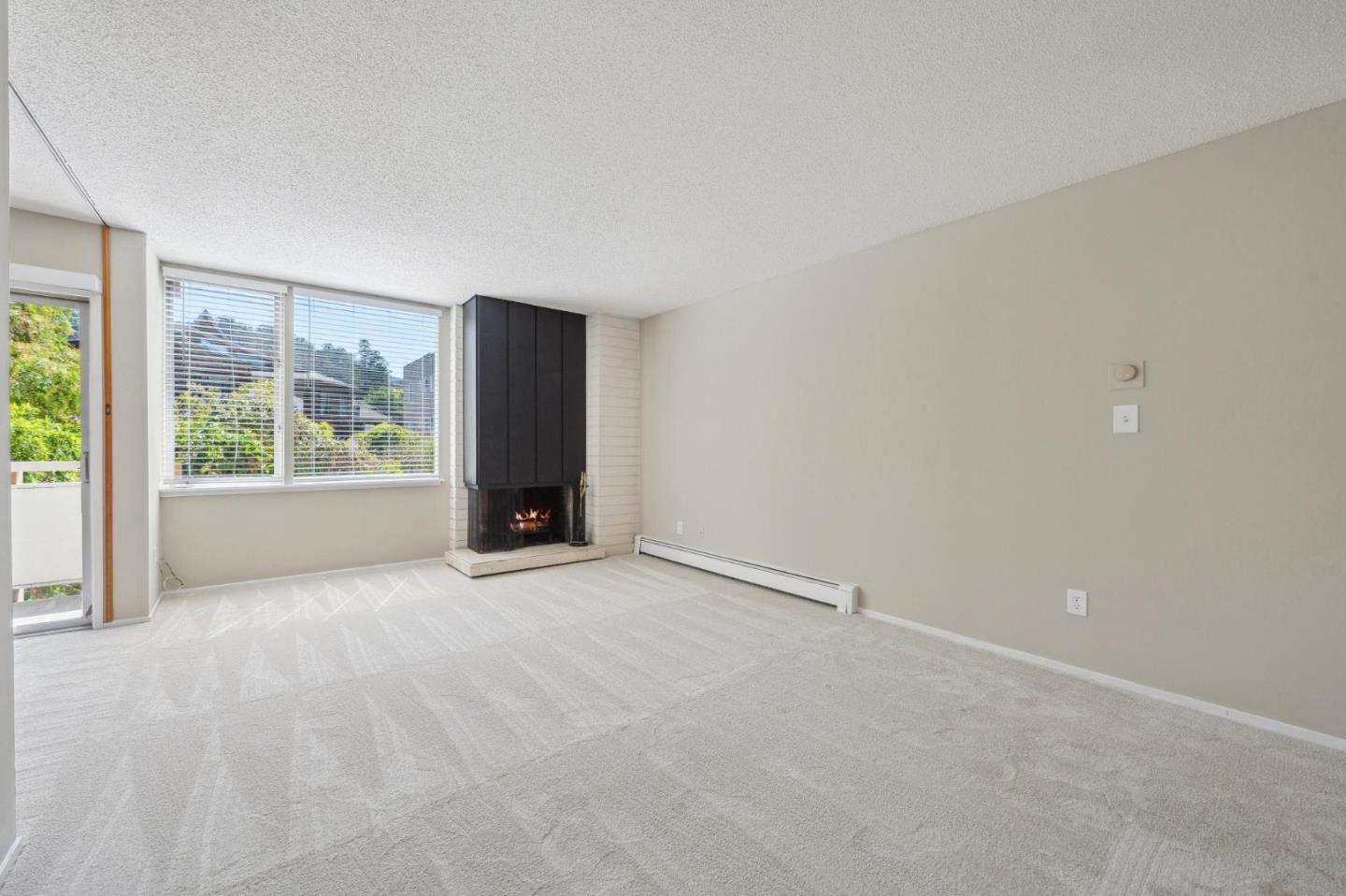 Detail Gallery Image 3 of 29 For 2601 College Ave #212,  Berkeley,  CA 94704 - 2 Beds | 2 Baths