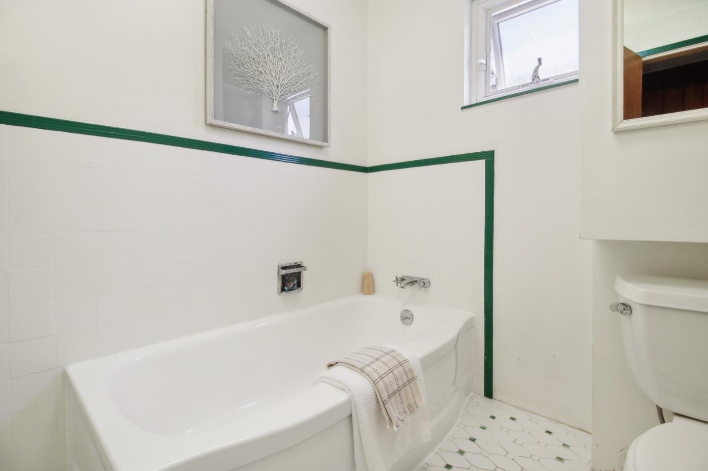 Detail Gallery Image 23 of 58 For 156 Santa Clara St, Brisbane,  CA 94005 - 3 Beds | 2 Baths