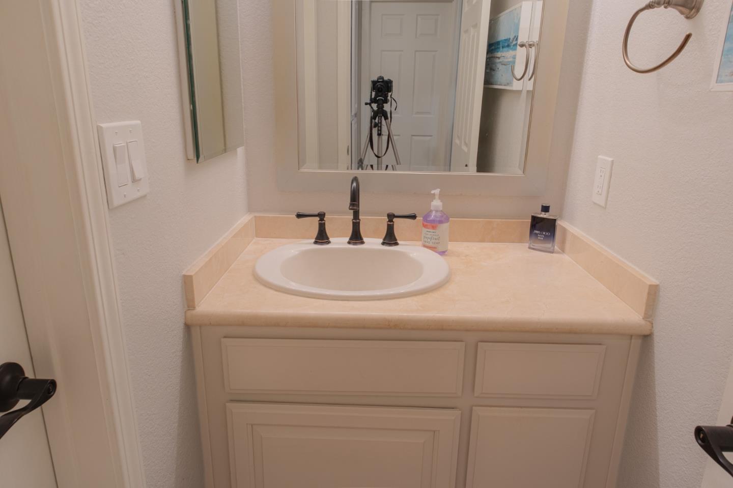 Detail Gallery Image 8 of 28 For 114 Monte Verano Ct, San Jose,  CA 95116 - 2 Beds | 1 Baths