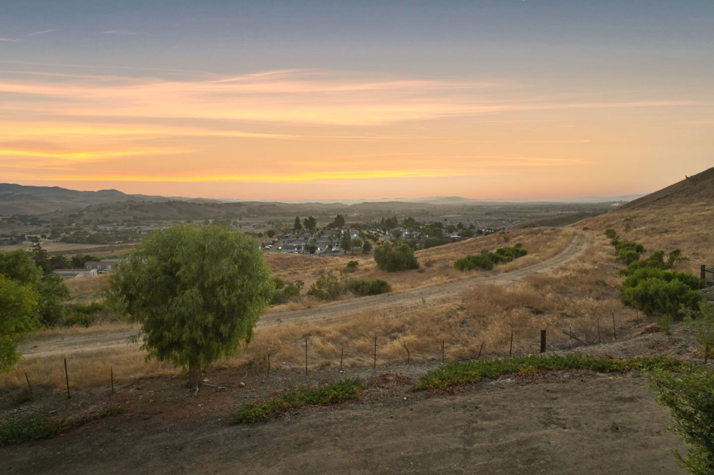 Detail Gallery Image 85 of 89 For 125 Everest Dr, Hollister,  CA 95023 - 4 Beds | 5 Baths