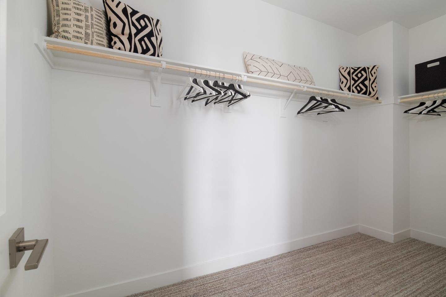 Detail Gallery Image 13 of 19 For 1303 Barbet Cir #11,  Sunnyvale,  CA 94087 - 2 Beds | 2/1 Baths