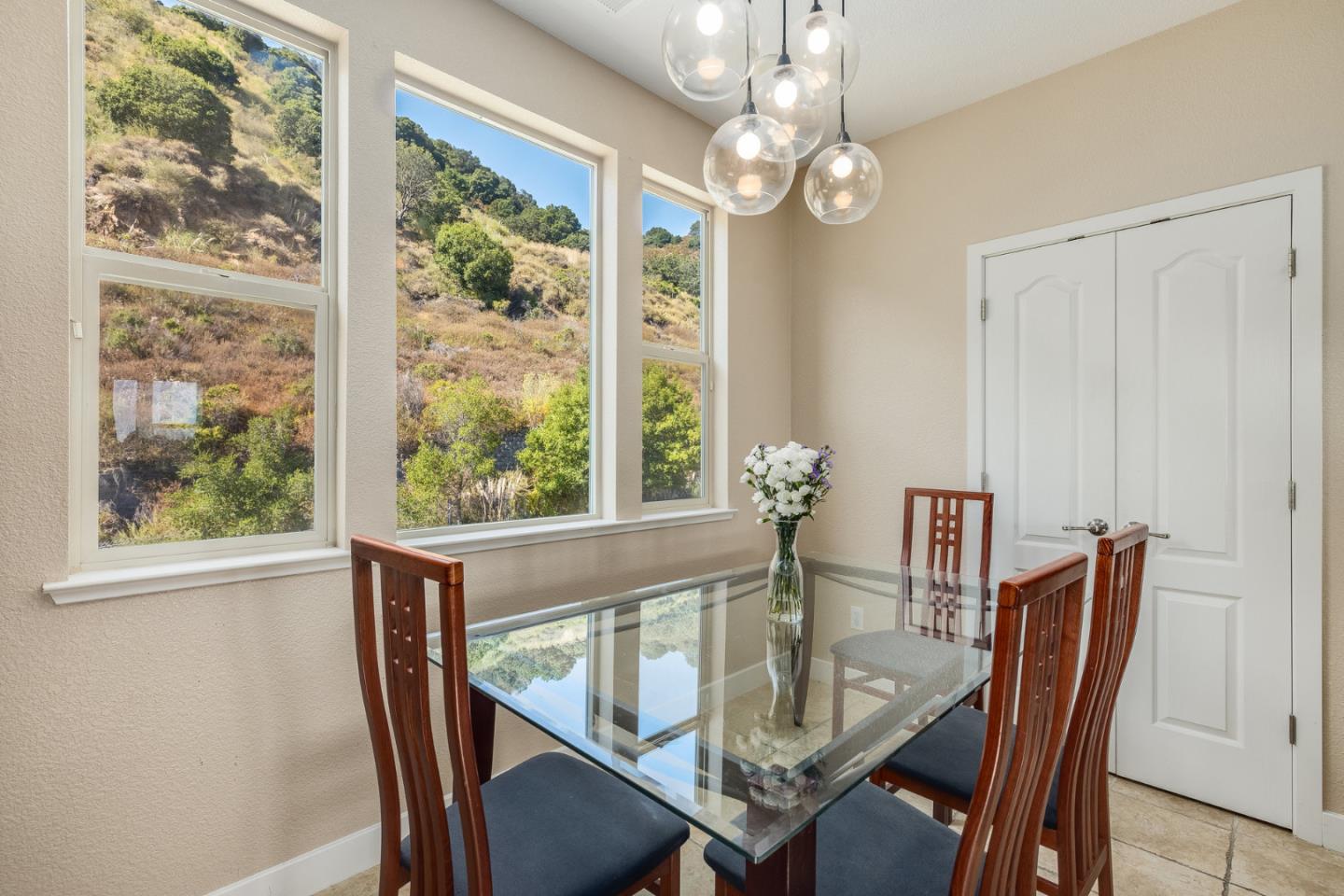 Detail Gallery Image 28 of 66 For 6437 Blue Rock Ct, Oakland,  CA 94605 - 3 Beds | 2/1 Baths