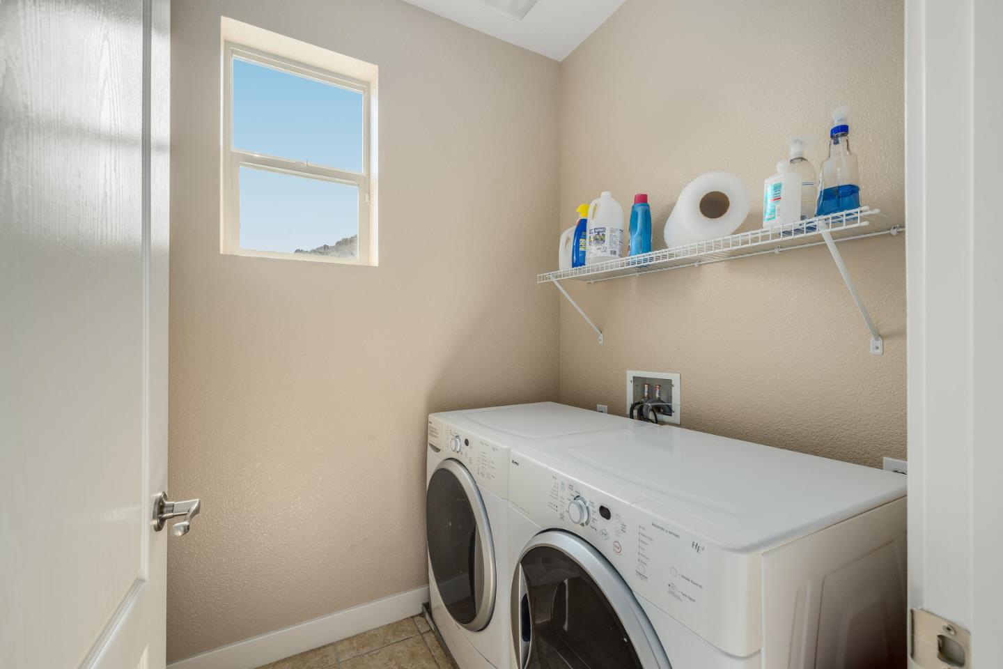 Detail Gallery Image 29 of 66 For 6437 Blue Rock Ct, Oakland,  CA 94605 - 3 Beds | 2/1 Baths