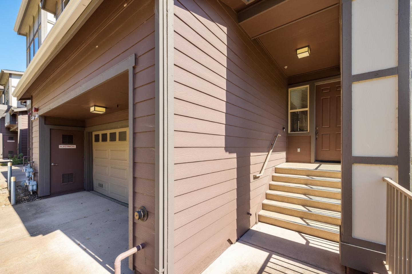 Detail Gallery Image 6 of 66 For 6437 Blue Rock Ct, Oakland,  CA 94605 - 3 Beds | 2/1 Baths