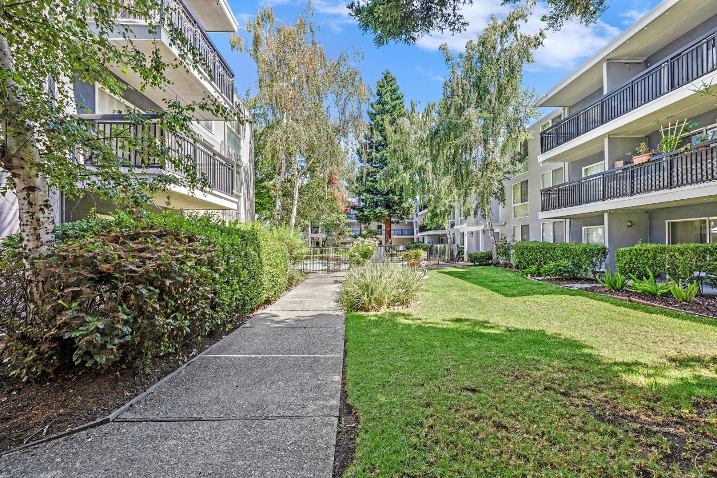 Detail Gallery Image 30 of 38 For 183 Del Medio Ave #310,  Mountain View,  CA 94040 - 2 Beds | 1 Baths