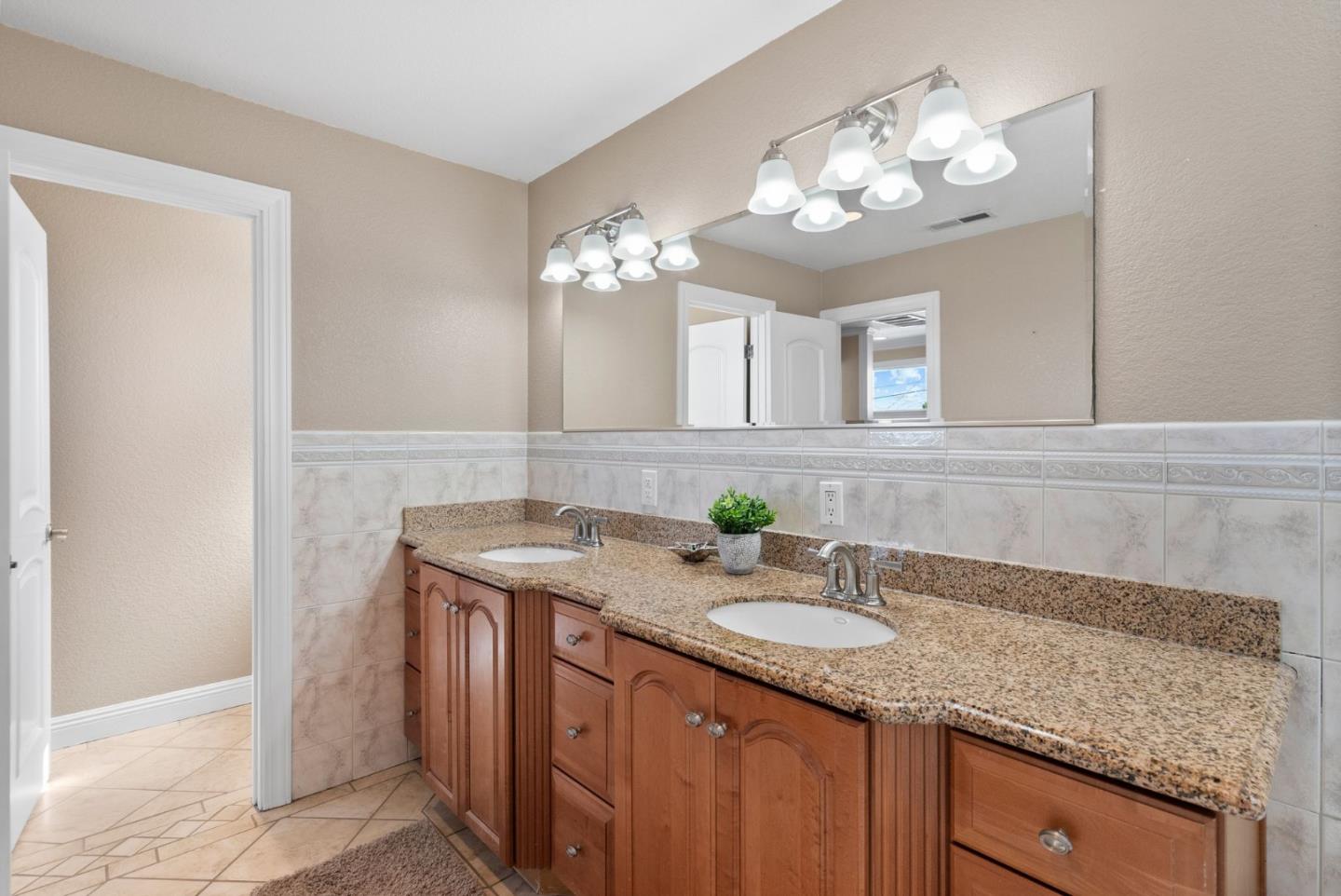 Detail Gallery Image 25 of 45 For 765 5th Ave, San Bruno,  CA 94066 - 4 Beds | 2/1 Baths