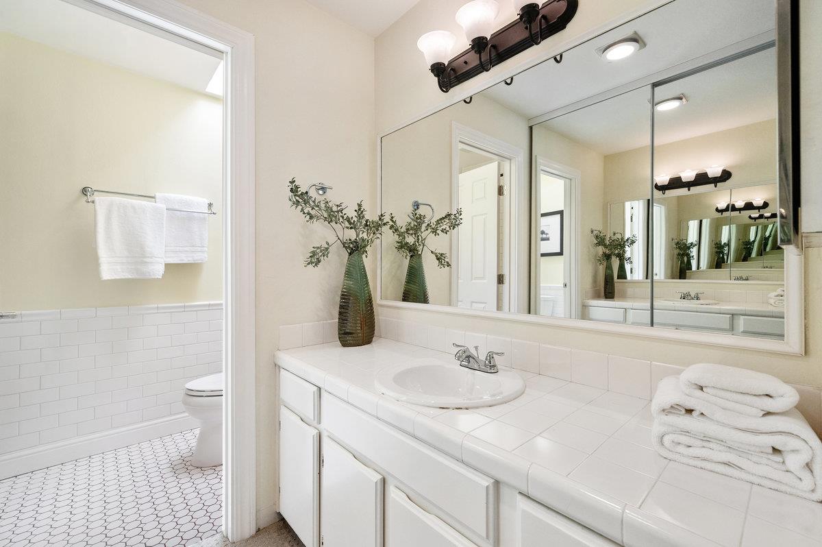 Detail Gallery Image 22 of 60 For 239 Elm St #6,  San Mateo,  CA 94401 - 2 Beds | 2 Baths