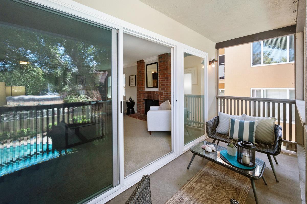 Detail Gallery Image 8 of 60 For 239 Elm St #6,  San Mateo,  CA 94401 - 2 Beds | 2 Baths