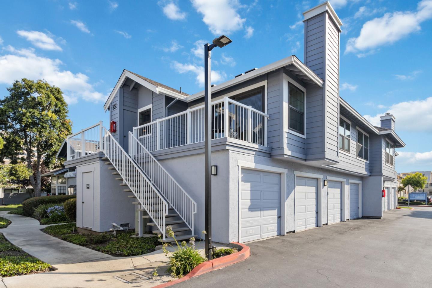 Detail Gallery Image 1 of 1 For 1469 via Vista #1,  San Mateo,  CA 94404 - 2 Beds | 1 Baths