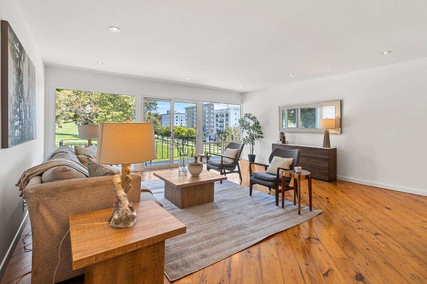 Detail Gallery Image 4 of 35 For 2121 Laguna St #100,  San Francisco,  CA 94115 - 2 Beds | 2 Baths