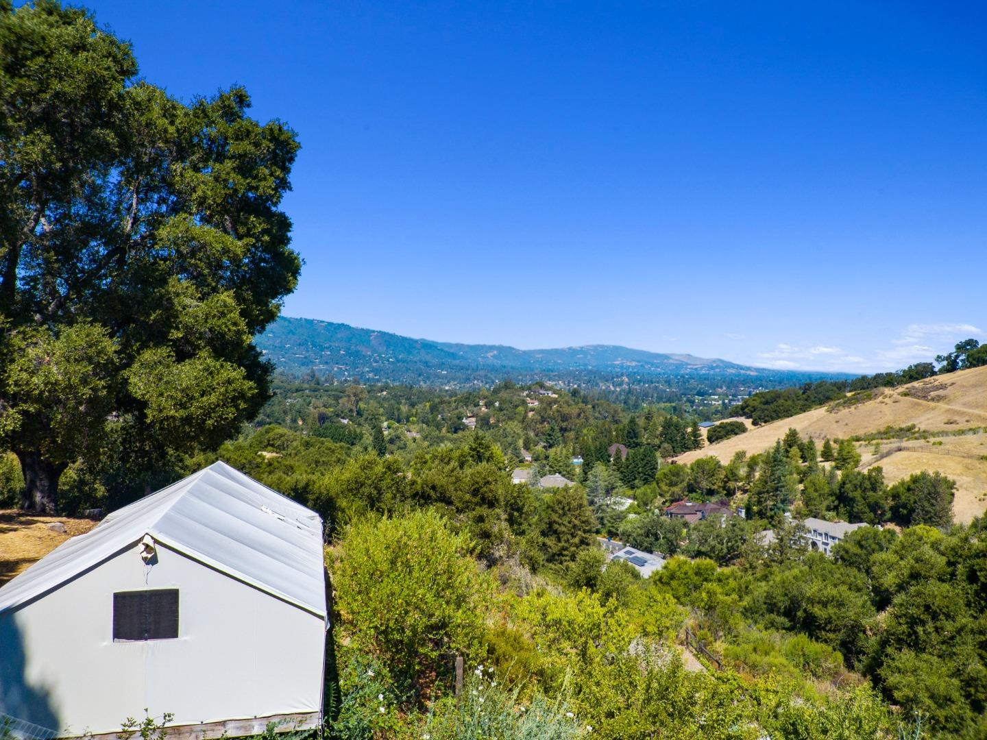 Detail Gallery Image 20 of 105 For 15651 Kennedy Rd, Los Gatos,  CA 95032 - 4 Beds | 3/1 Baths