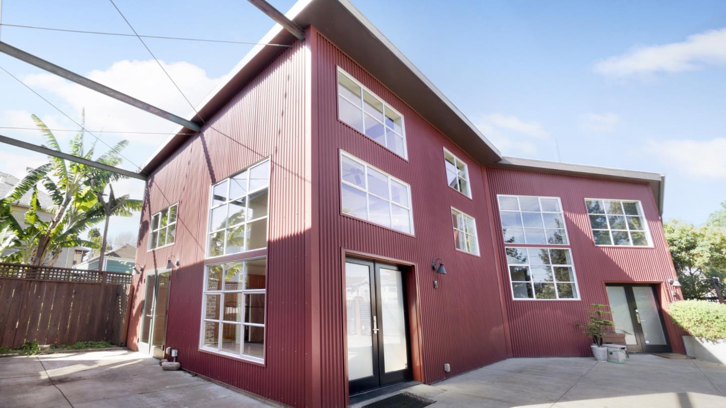 Detail Gallery Image 1 of 1 For 829 21st St #4,  Oakland,  CA 94607 - 1 Beds | 2 Baths
