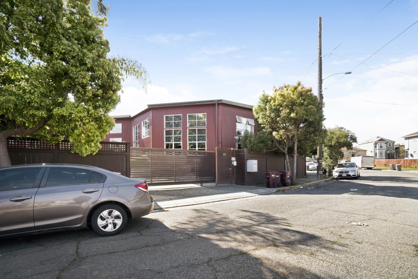 829 21st Street # 4, Oakland, California 94607, 1 Bedroom Bedrooms, ,2 BathroomsBathrooms,Residential Lease,For Rent,829 21st Street # 4,ML81974668