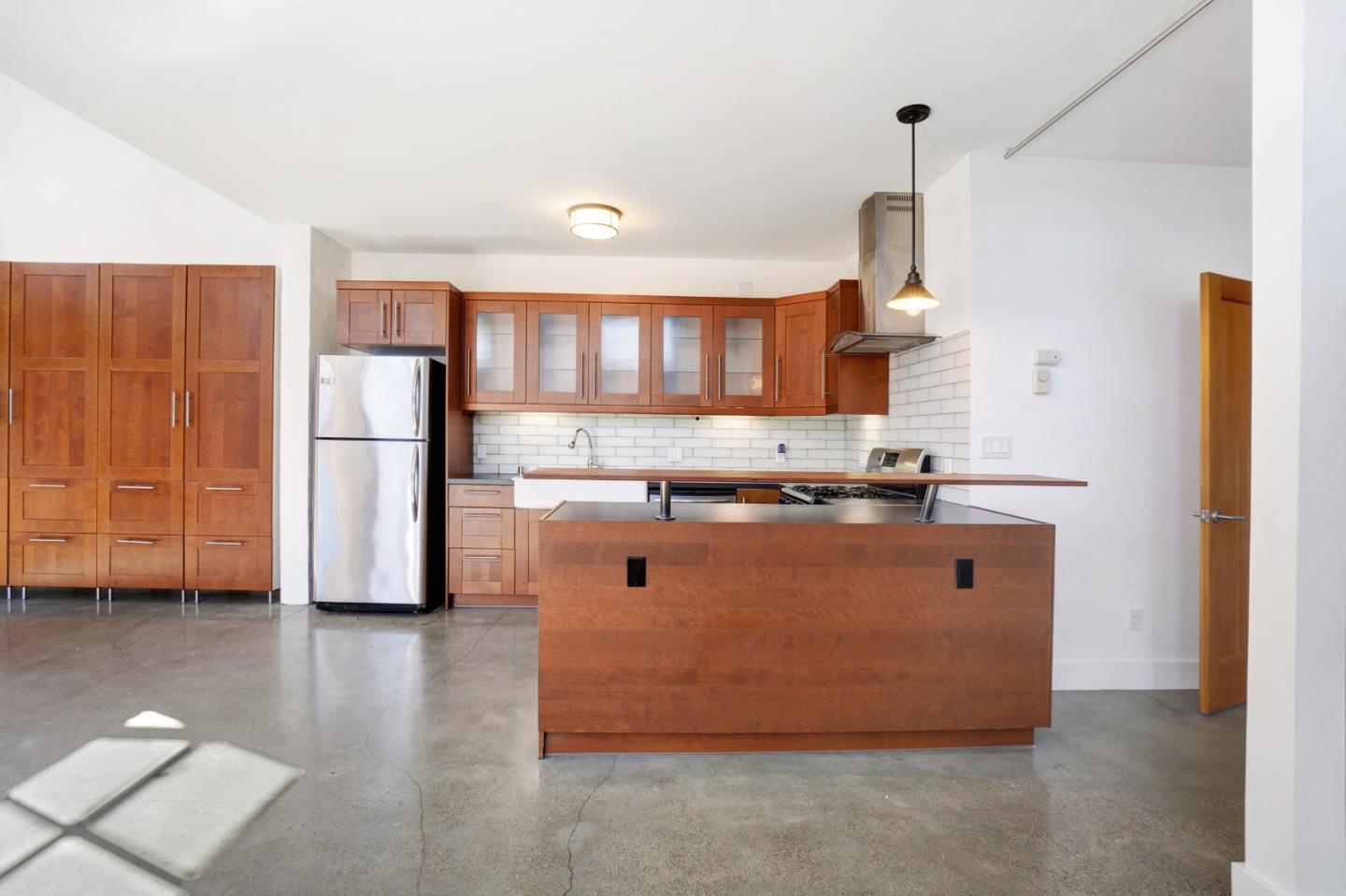 829 21st Street # 4, Oakland, California 94607, 1 Bedroom Bedrooms, ,2 BathroomsBathrooms,Residential Lease,For Rent,829 21st Street # 4,ML81974668