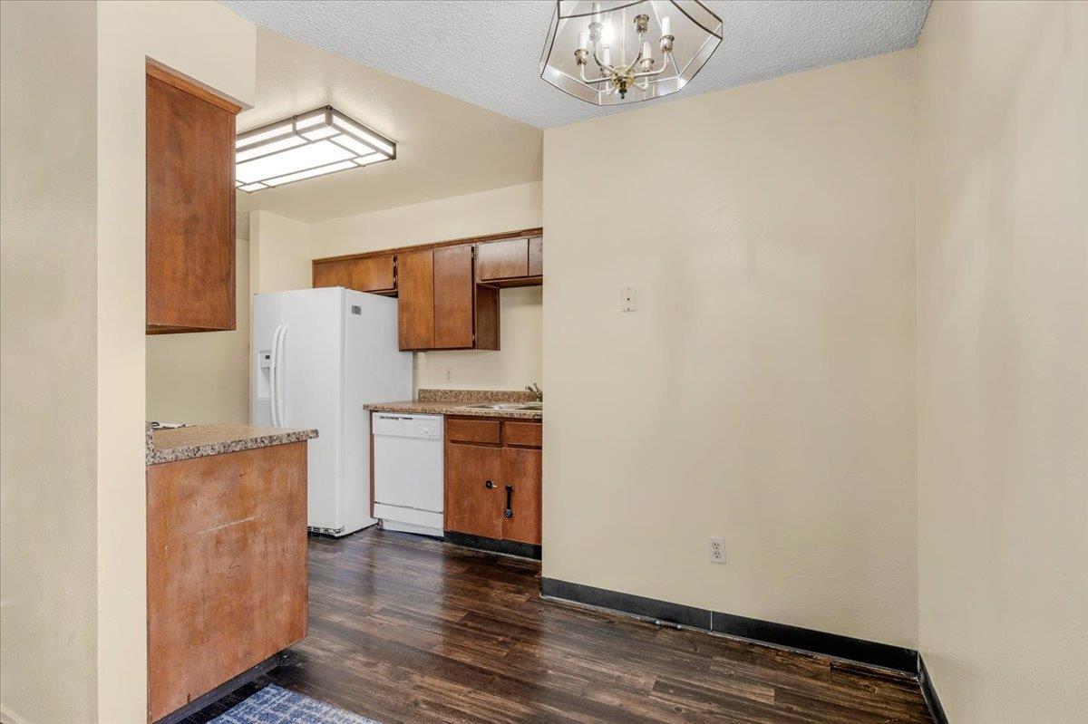 Detail Gallery Image 14 of 35 For 1346 Davis St, Hanford,  CA 93230 - 3 Beds | 2 Baths