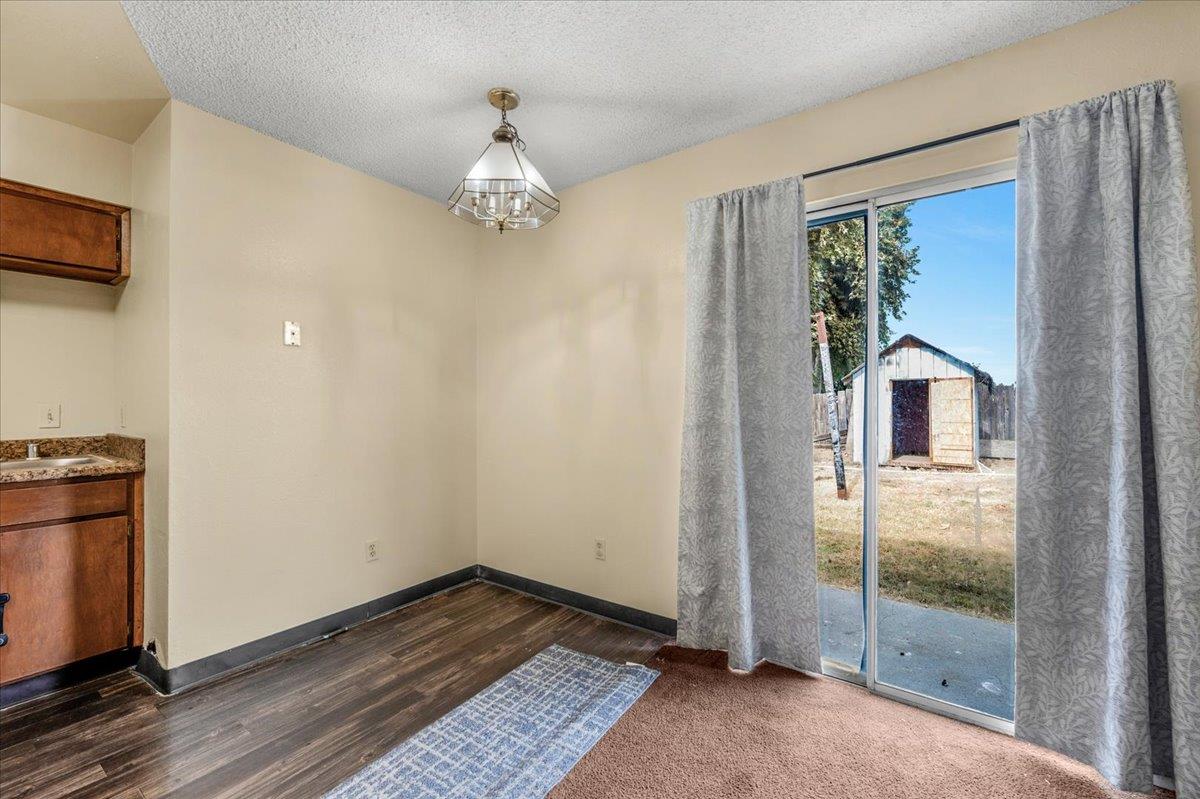 Detail Gallery Image 15 of 35 For 1346 Davis St, Hanford,  CA 93230 - 3 Beds | 2 Baths
