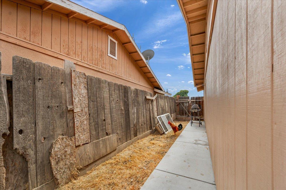 Detail Gallery Image 27 of 35 For 1346 Davis St, Hanford,  CA 93230 - 3 Beds | 2 Baths