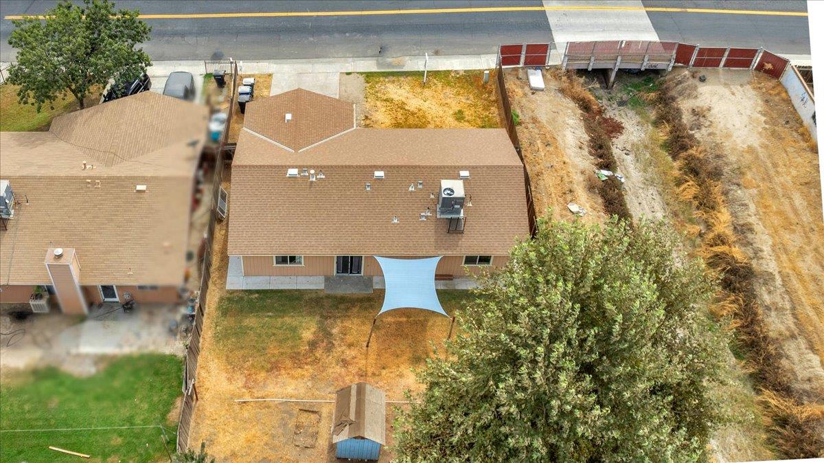 Detail Gallery Image 5 of 35 For 1346 Davis St, Hanford,  CA 93230 - 3 Beds | 2 Baths