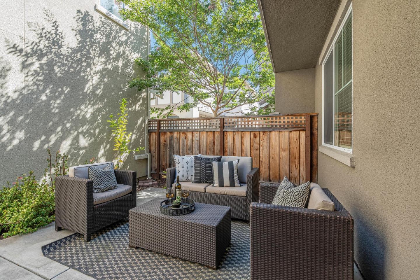 Detail Gallery Image 37 of 46 For 628 Montage Cir, East Palo Alto,  CA 94303 - 4 Beds | 2/1 Baths