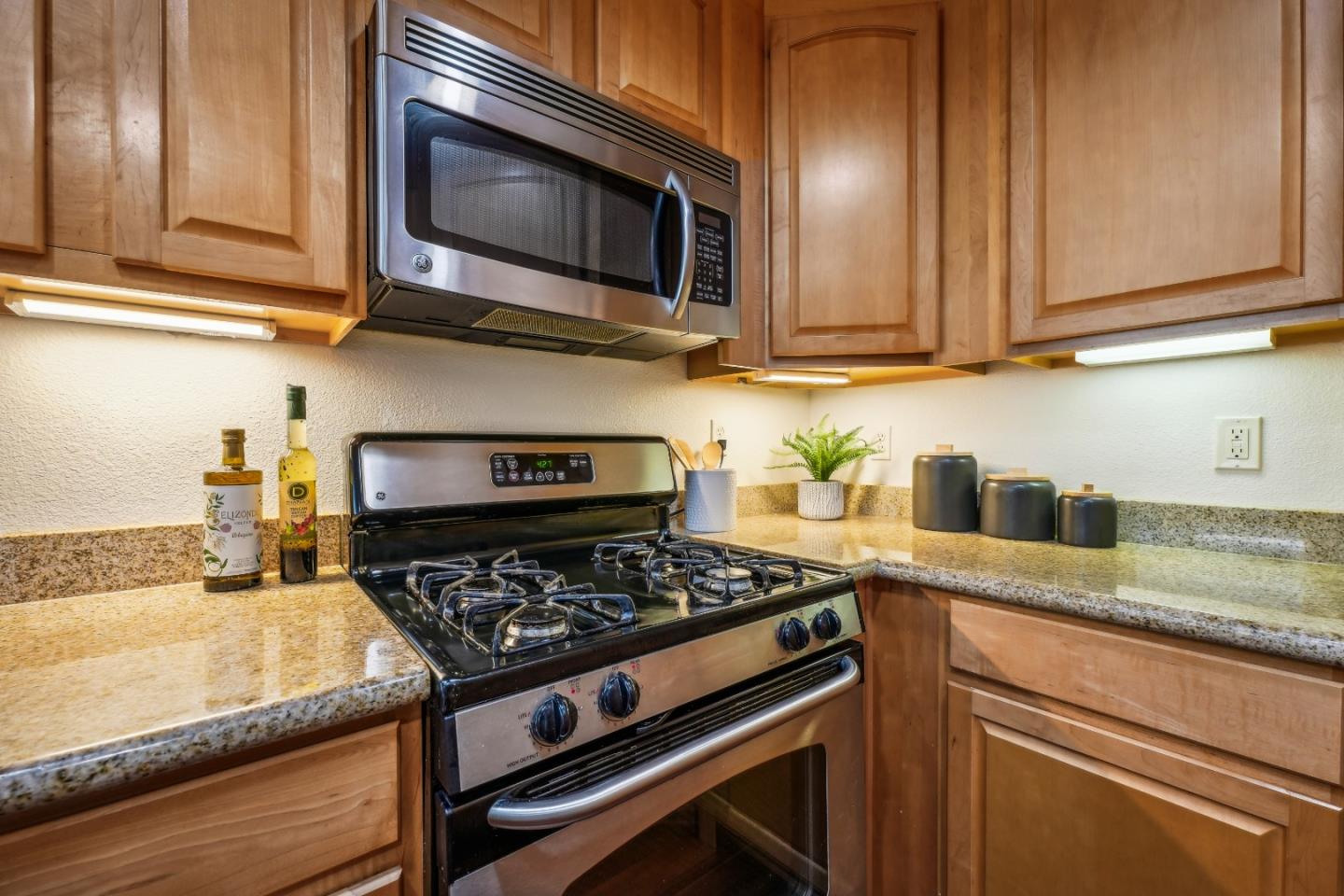 Detail Gallery Image 12 of 70 For 2220 Gellert Blvd #4105,  South San Francisco,  CA 94080 - 3 Beds | 2 Baths