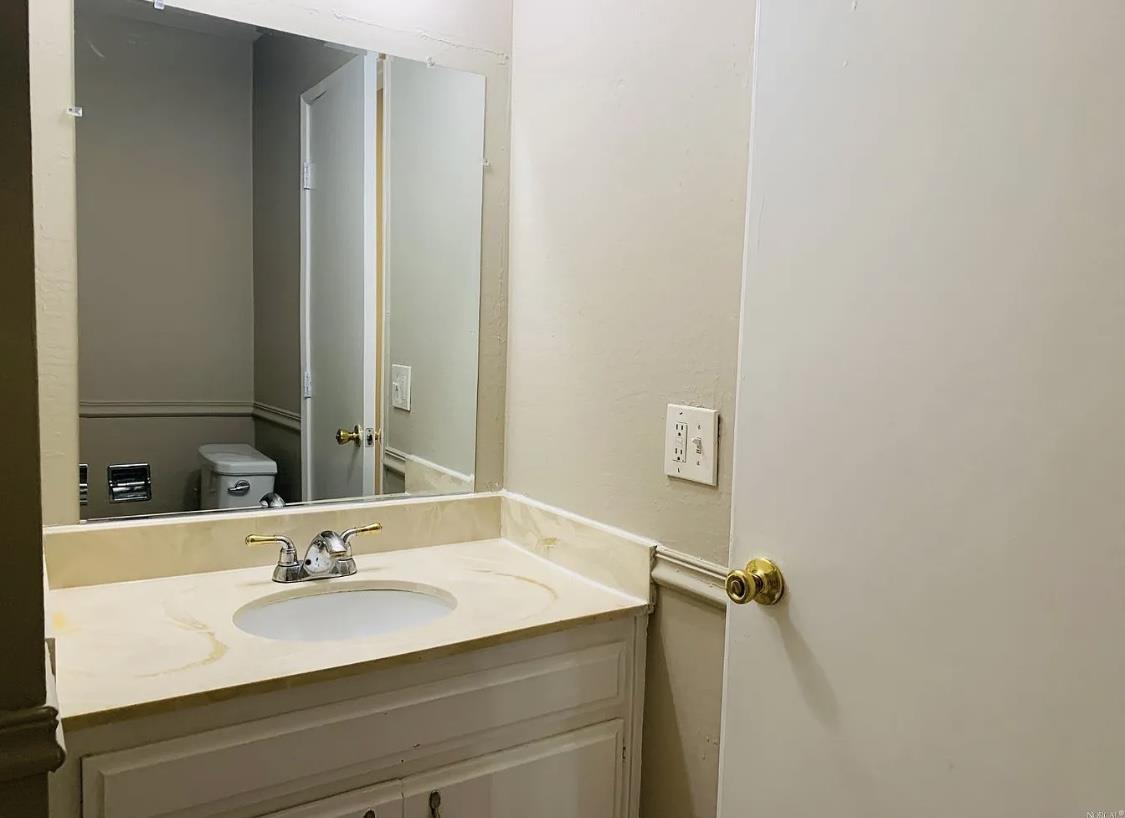 Detail Gallery Image 16 of 26 For 452 Corcoran Ave #3,  Vallejo,  CA 94589 - 2 Beds | 1/1 Baths