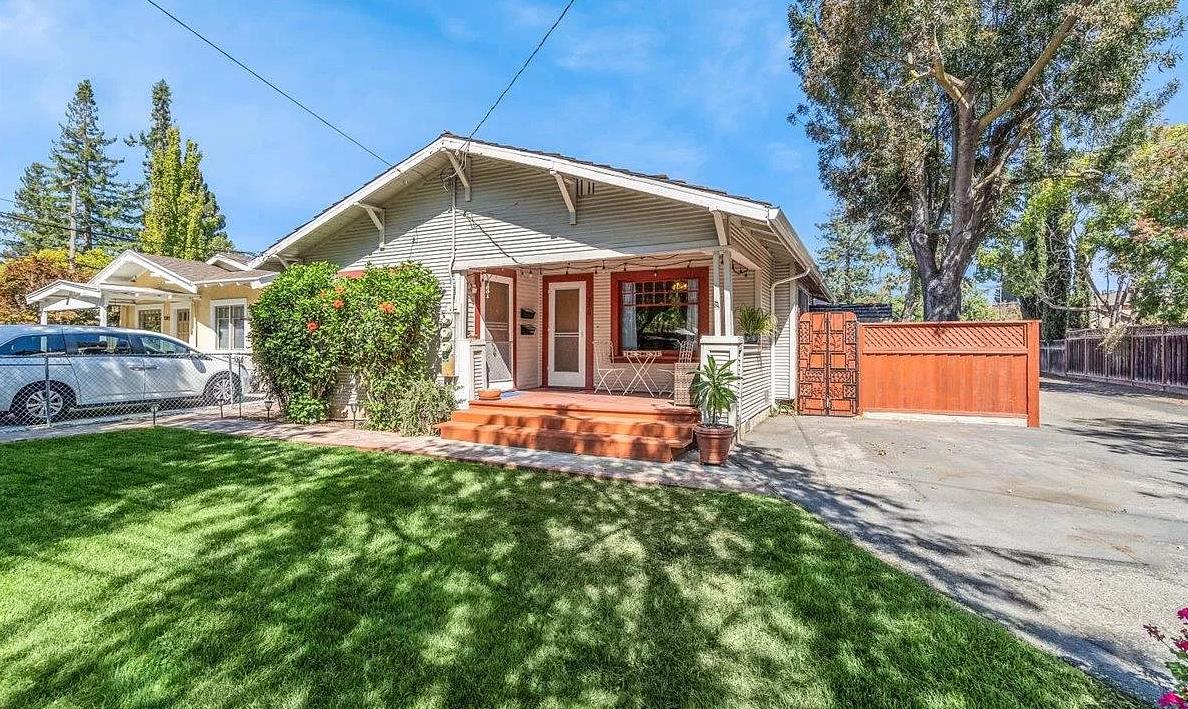 Detail Gallery Image 2 of 13 For 1356 W Dana St, Mountain View,  CA 94041 - – Beds | – Baths