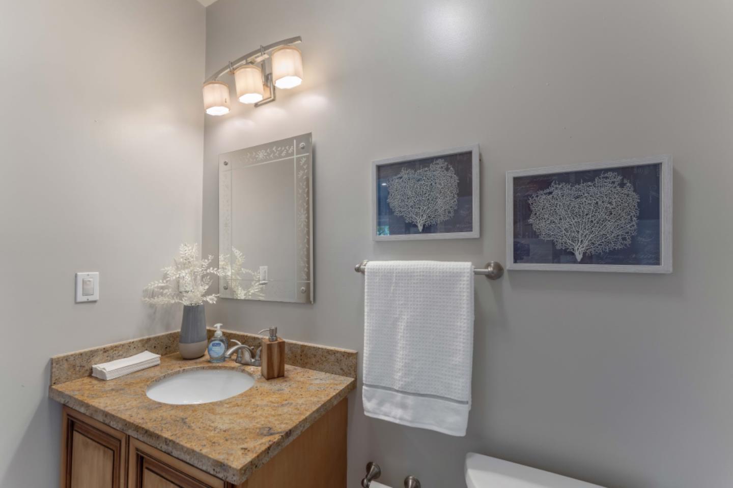 Detail Gallery Image 11 of 26 For 108 Bungalow Ter, Los Gatos,  CA 95032 - 4 Beds | 2/1 Baths