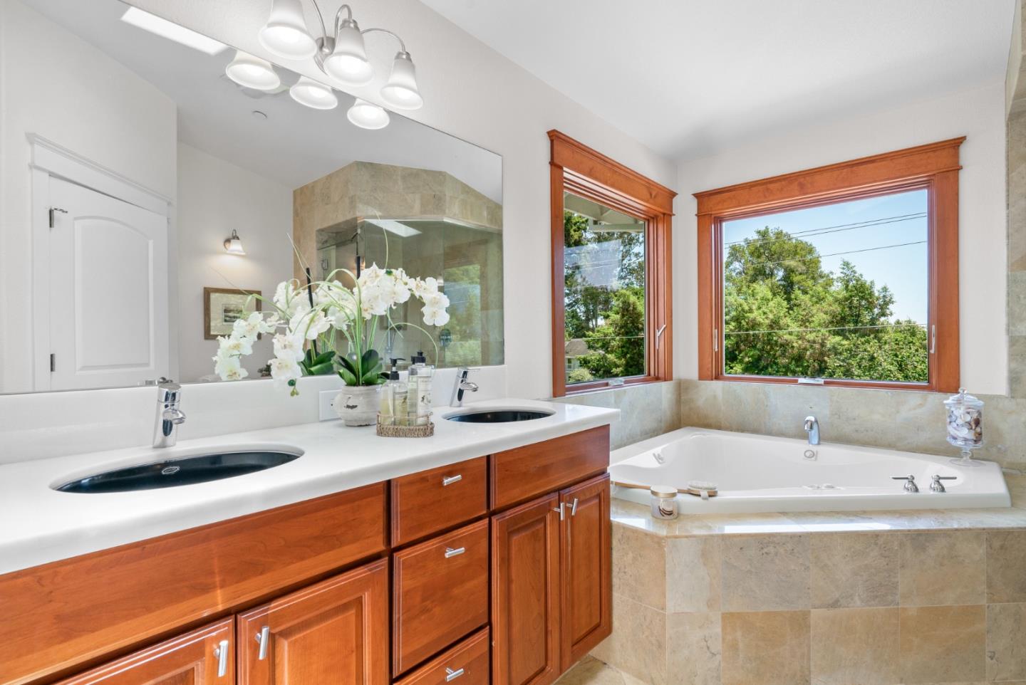 Detail Gallery Image 61 of 94 For 422 Mccormick Ave, Capitola,  CA 95010 - 5 Beds | 4/1 Baths