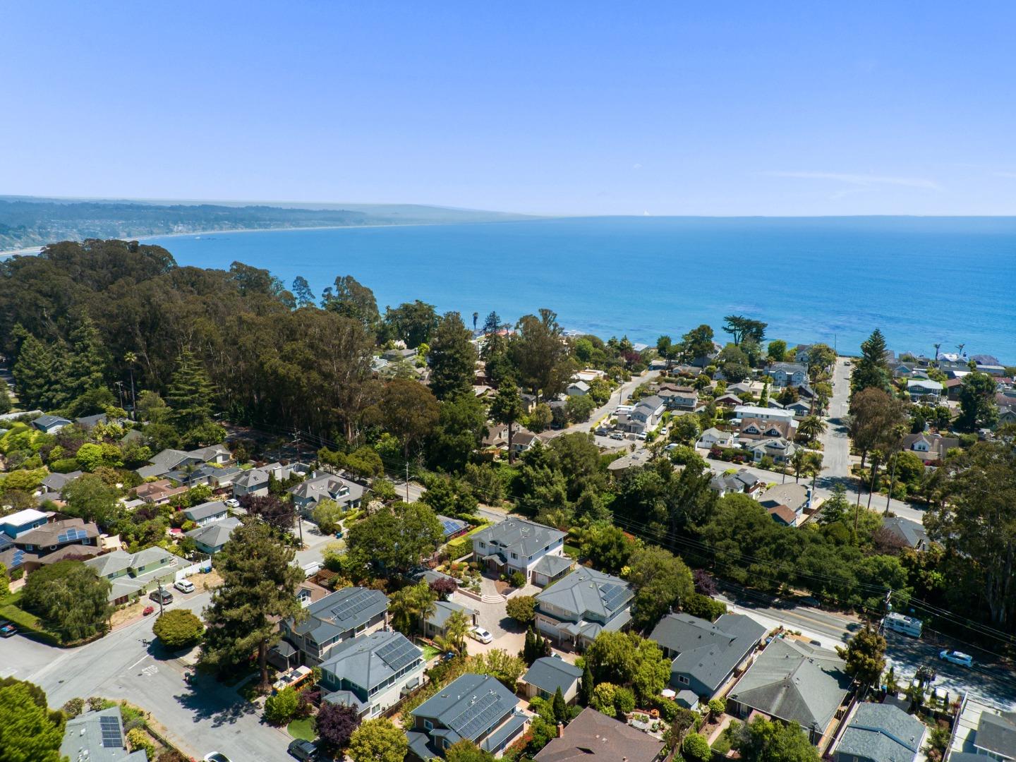 Detail Gallery Image 93 of 94 For 422 Mccormick Ave, Capitola,  CA 95010 - 5 Beds | 4/1 Baths