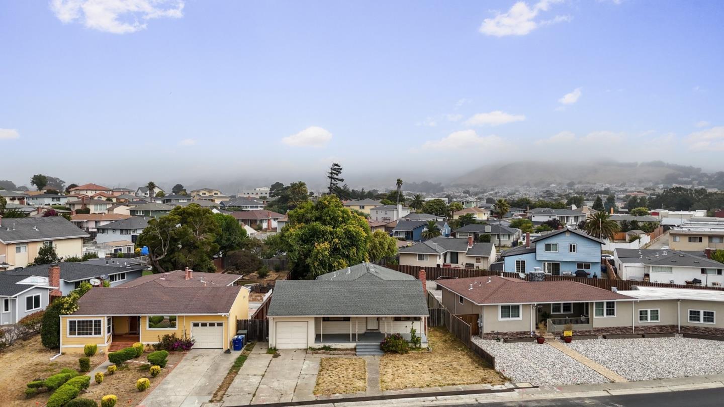 Detail Gallery Image 4 of 29 For 110 Arroyo Dr, South San Francisco,  CA 94080 - 3 Beds | 1/1 Baths