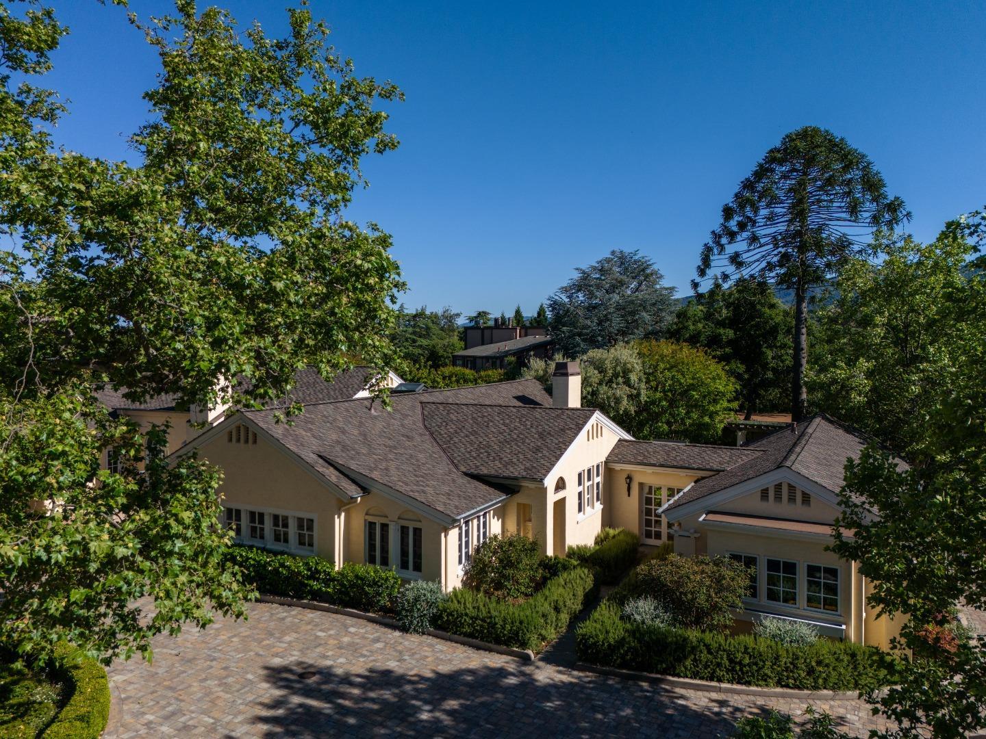 Detail Gallery Image 11 of 62 For 14120 Miranda Rd, Los Altos Hills,  CA 94022 - 5 Beds | 4/1 Baths