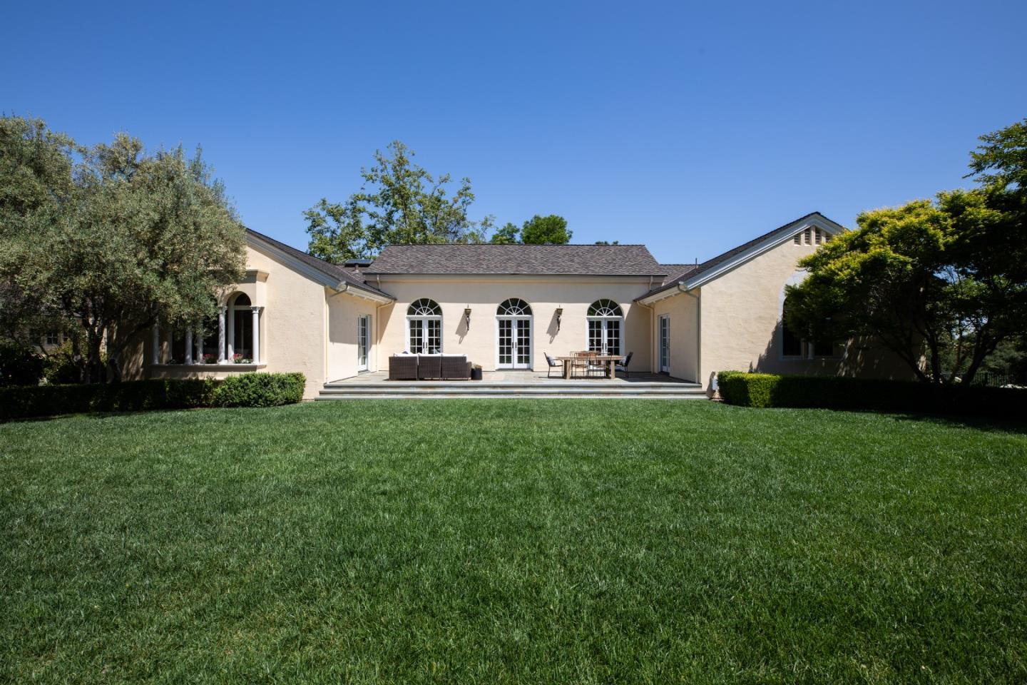 Detail Gallery Image 48 of 62 For 14120 Miranda Rd, Los Altos Hills,  CA 94022 - 5 Beds | 4/1 Baths