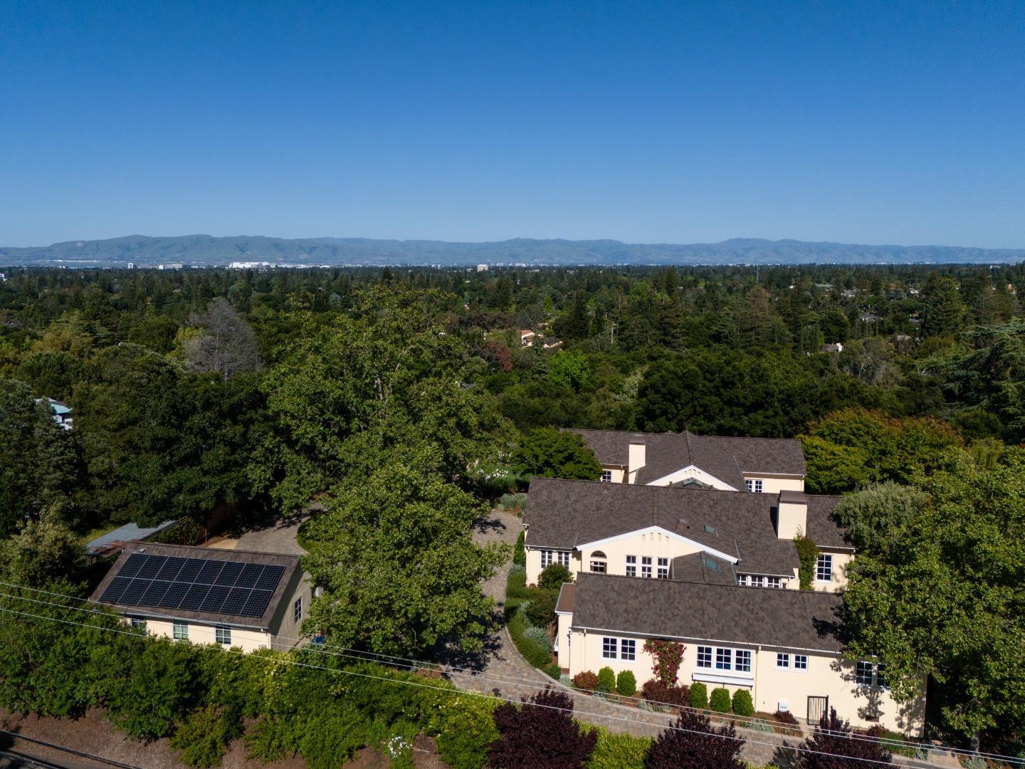 Detail Gallery Image 56 of 62 For 14120 Miranda Rd, Los Altos Hills,  CA 94022 - 5 Beds | 4/1 Baths