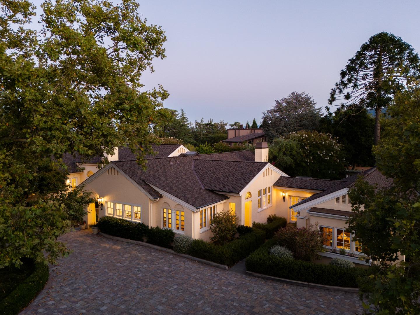 Detail Gallery Image 6 of 62 For 14120 Miranda Rd, Los Altos Hills,  CA 94022 - 5 Beds | 4/1 Baths