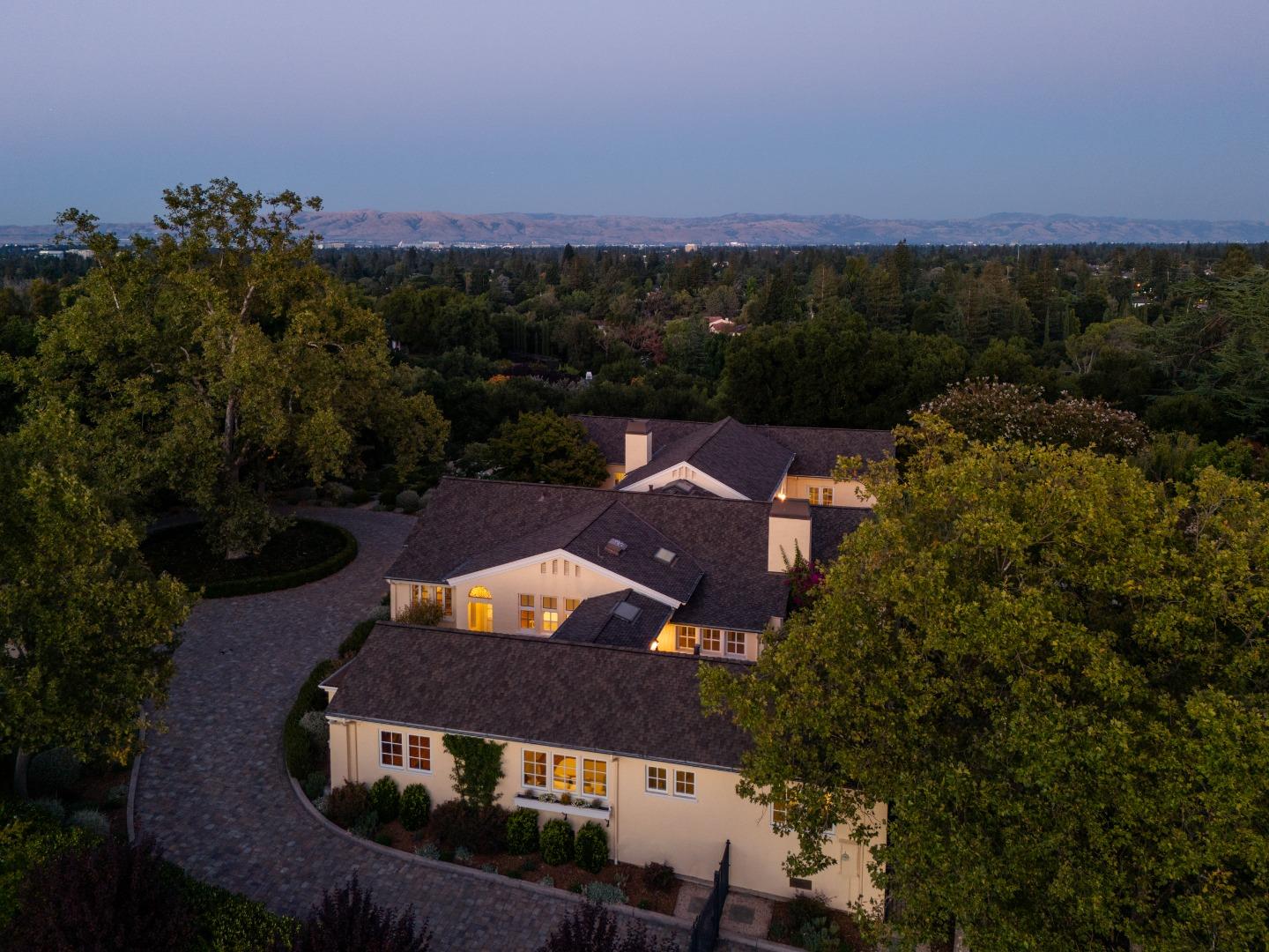 Detail Gallery Image 60 of 62 For 14120 Miranda Rd, Los Altos Hills,  CA 94022 - 5 Beds | 4/1 Baths