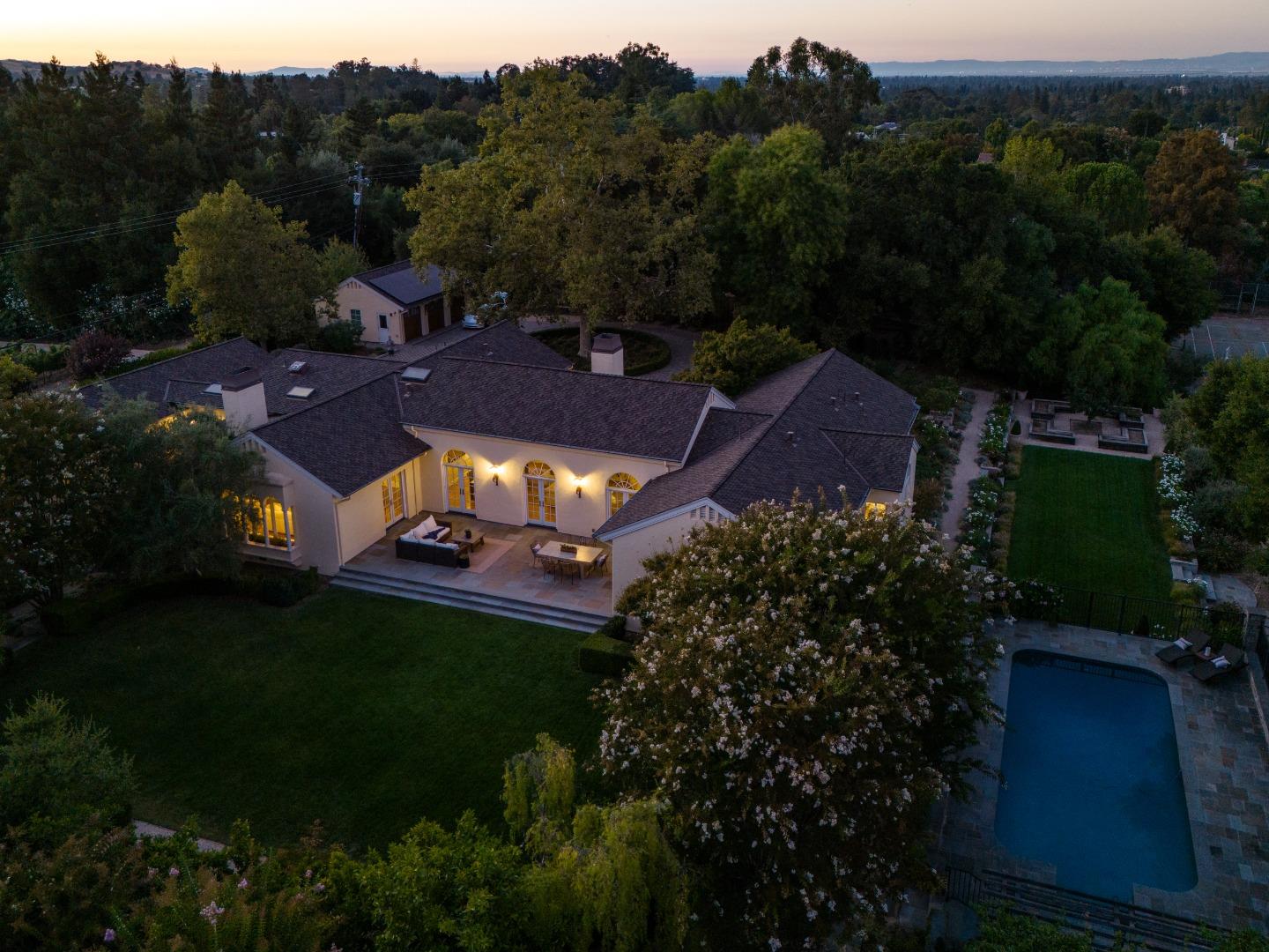 Detail Gallery Image 61 of 62 For 14120 Miranda Rd, Los Altos Hills,  CA 94022 - 5 Beds | 4/1 Baths